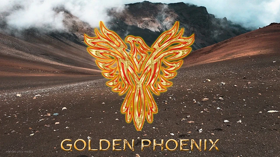 Goldener Ph&ouml;nix w&auml;scht sein Gefieder
